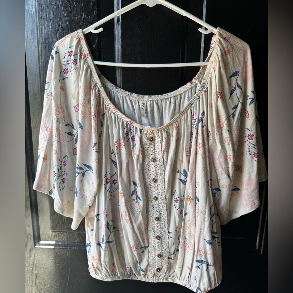 Mudd Cream and Pink Floral Blouse